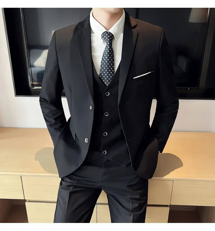 Men's Slim Fit Three Piece Suit For Business And Formal Events