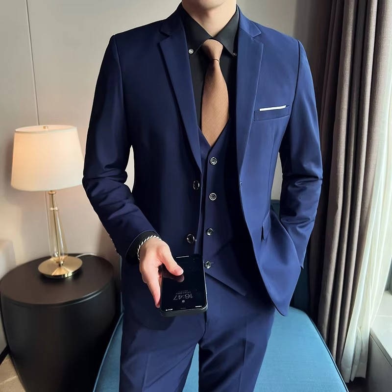 Men's Slim Fit Three Piece Suit For Business And Formal Events