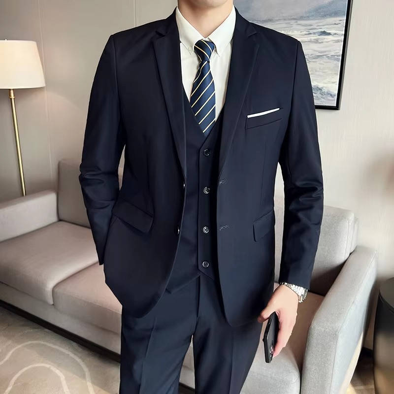 Men's Slim Fit Three Piece Suit For Business And Formal Events