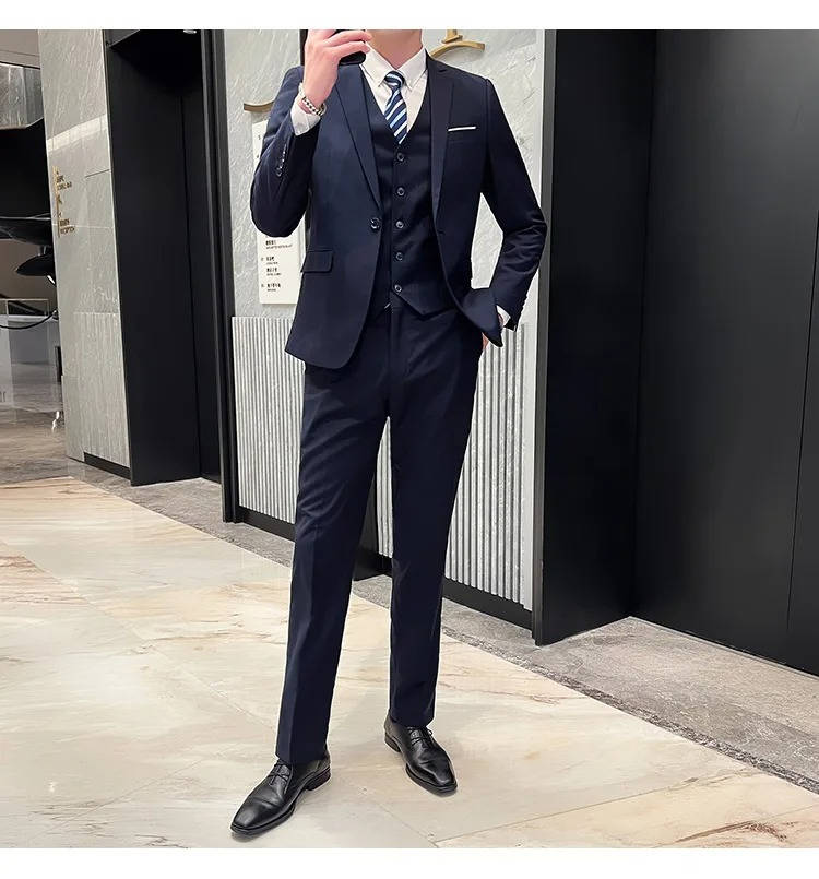 Men's Slim Fit Three Piece Suit For Business And Formal Events