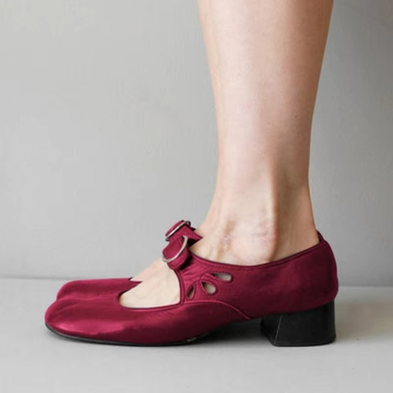 Retro Low Heel Women’s Dress Shoes with Soft Sole and Buckle Strap
