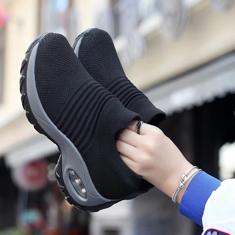 Women’s Black Mesh Platform Sneakers — Breathable Walking & Gym Shoes