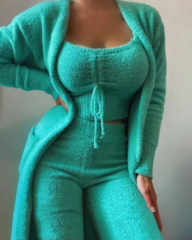 2025 Luxury Women’s Plush Pajama Set 3‑Piece Cozy Crop Top Long Pants and Coat