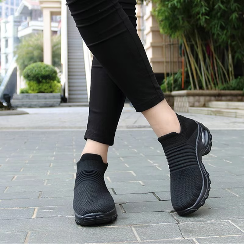 Women’s Black Mesh Platform Sneakers — Breathable Walking & Gym Shoes