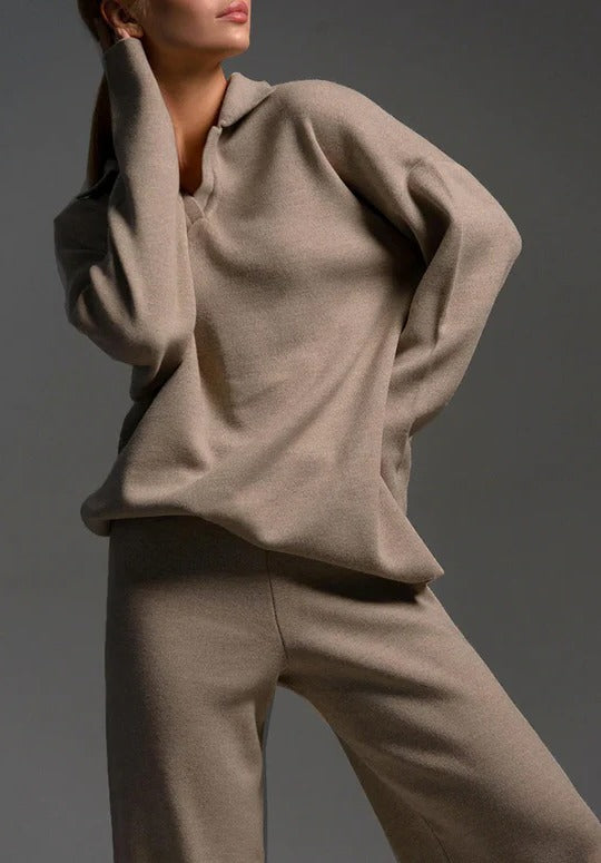 Comfortable Women's Pants Set with a Sophisticated Finish