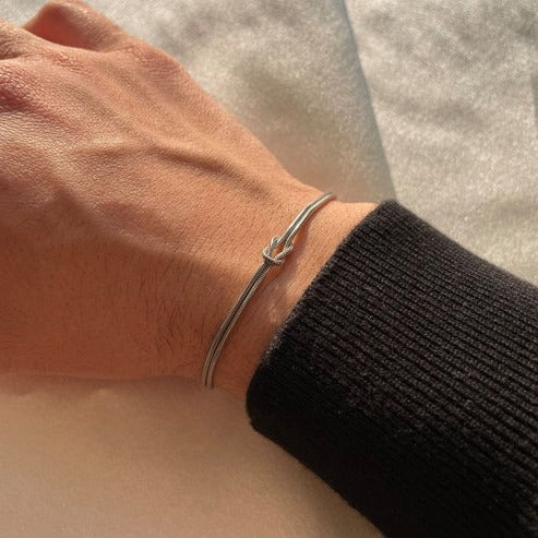 Women’s Stylish Love Knot Bracelet