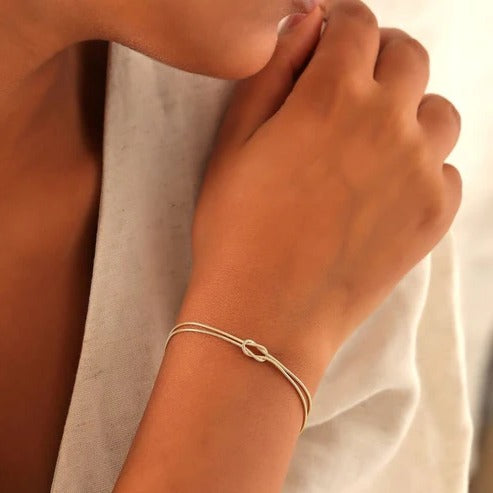 Women’s Stylish Love Knot Bracelet