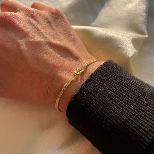Women’s Stylish Love Knot Bracelet