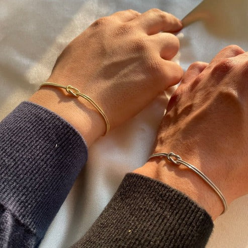 Women’s Stylish Love Knot Bracelet