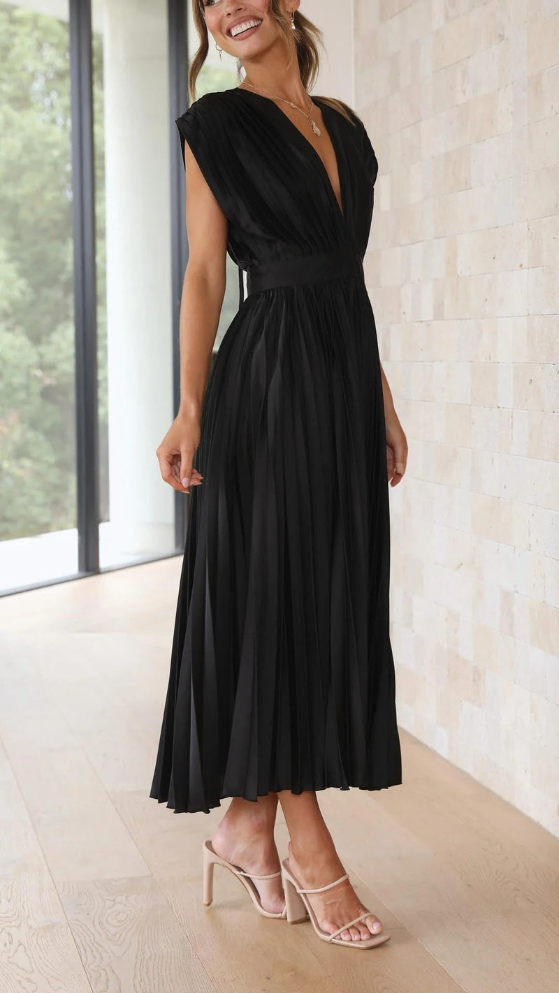 Women's Pleated V-Neck Maxi Dress