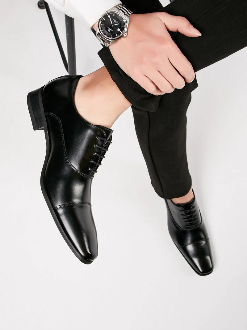 Men’s Classic Lace-Up Shoes