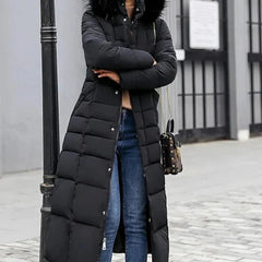 Women's Jacket with Wind Resistant Outer Fabric and Body Fitting Design